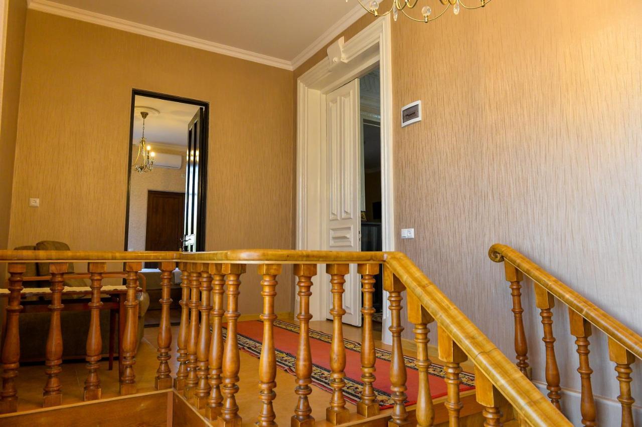 Gold Guest House クタイシ エクステリア 写真