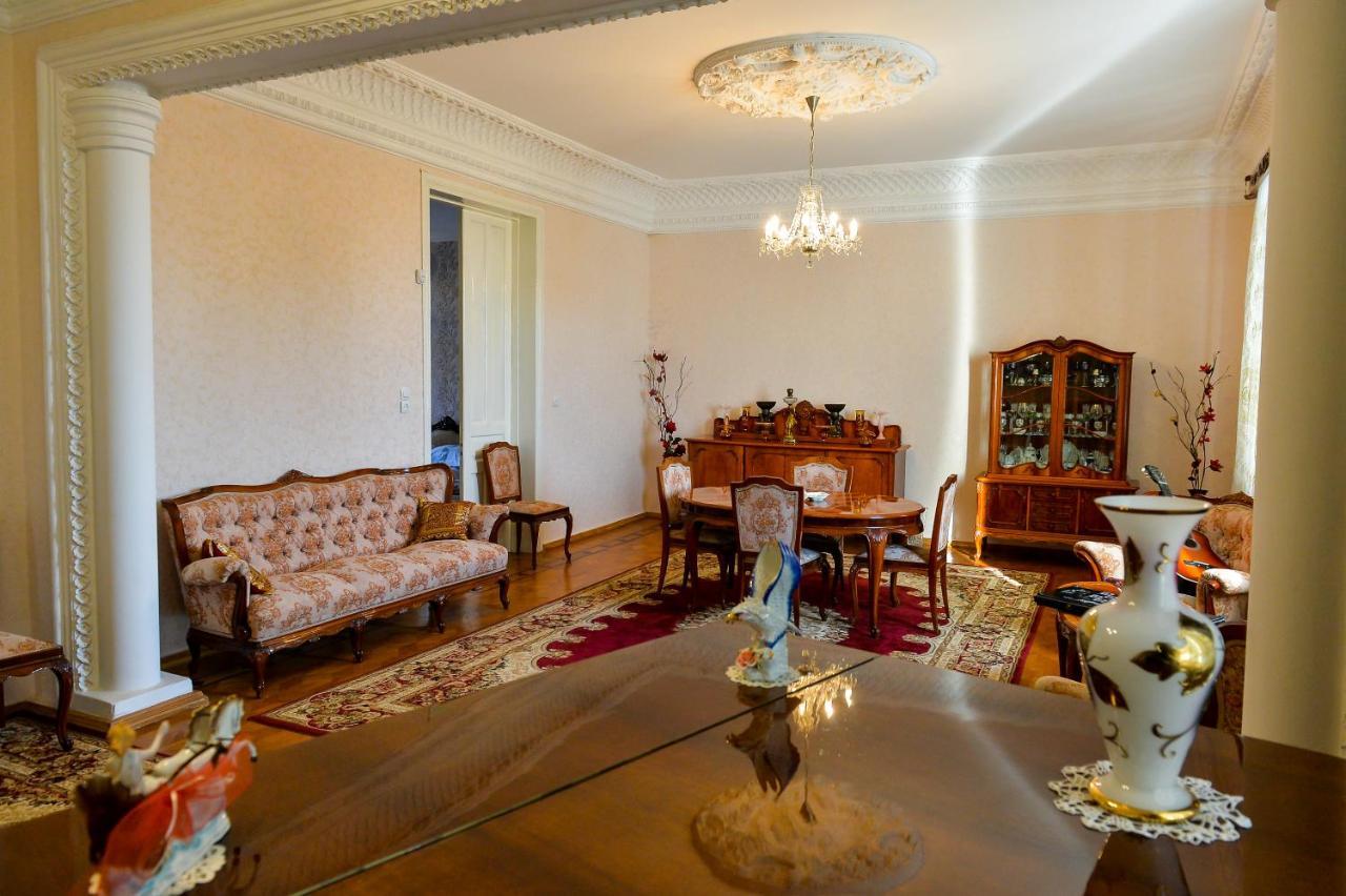 Gold Guest House クタイシ エクステリア 写真