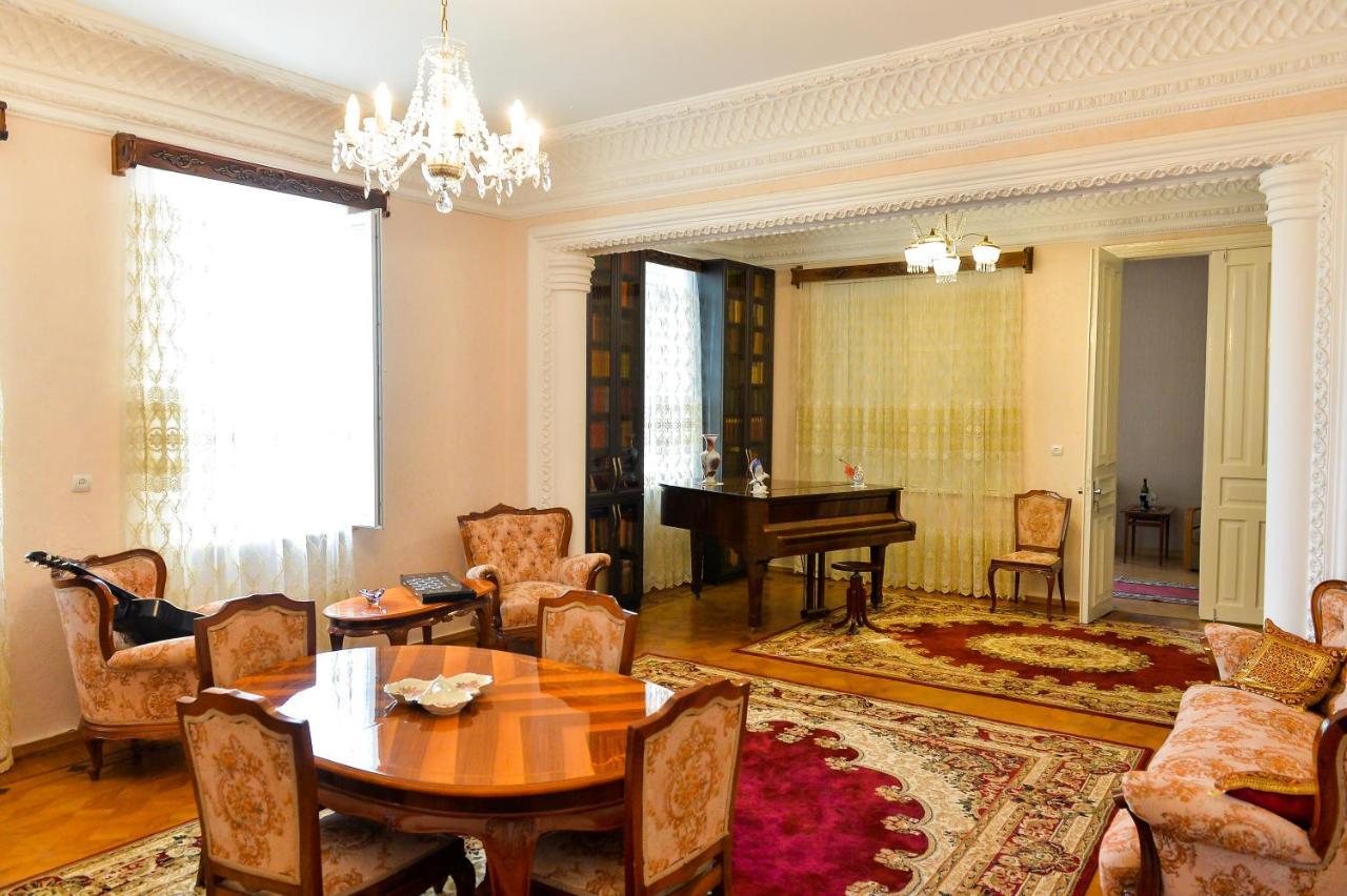 Gold Guest House クタイシ エクステリア 写真