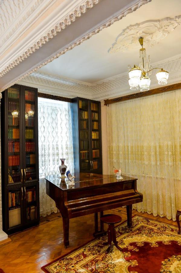 Gold Guest House クタイシ エクステリア 写真