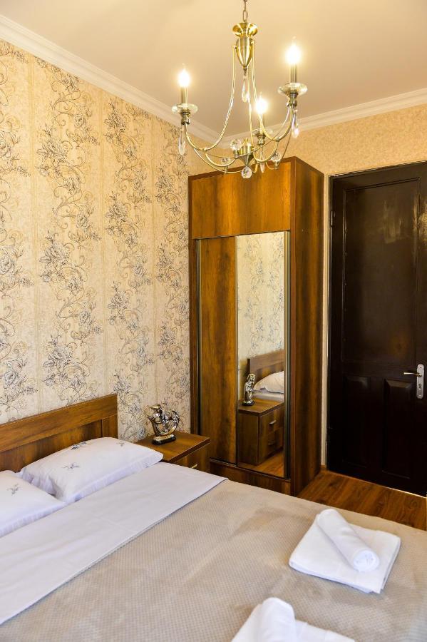 Gold Guest House クタイシ エクステリア 写真