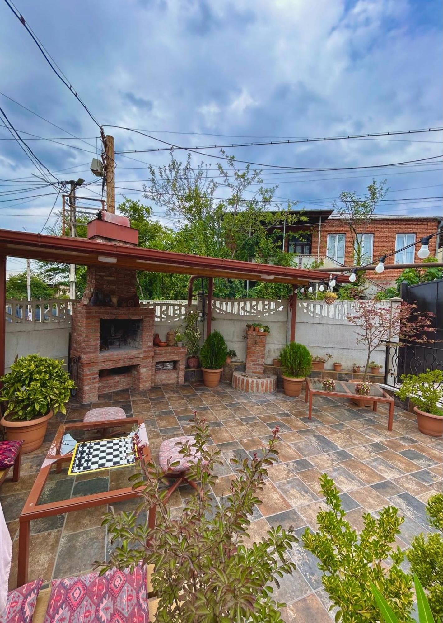 Gold Guest House クタイシ エクステリア 写真