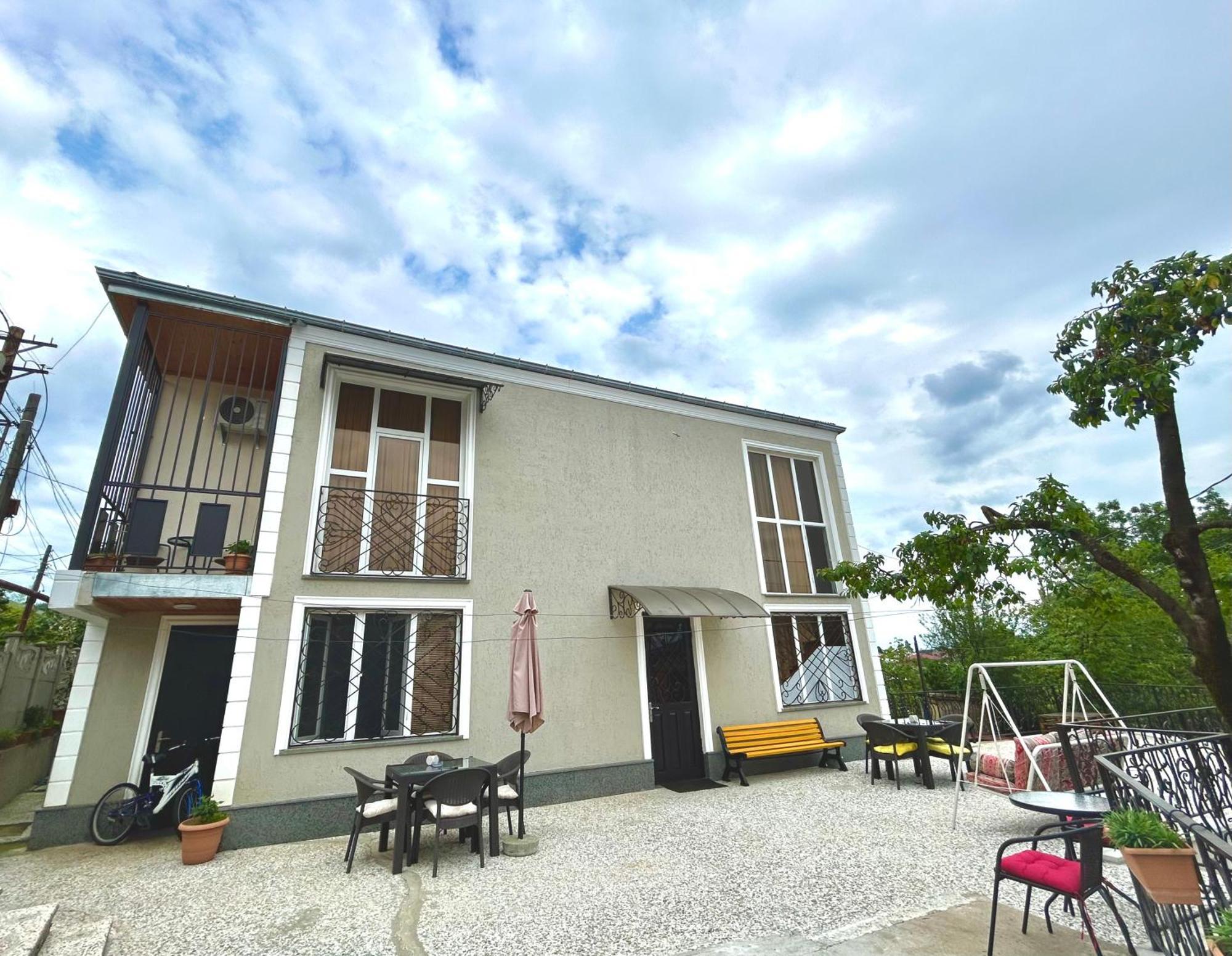 Gold Guest House クタイシ エクステリア 写真