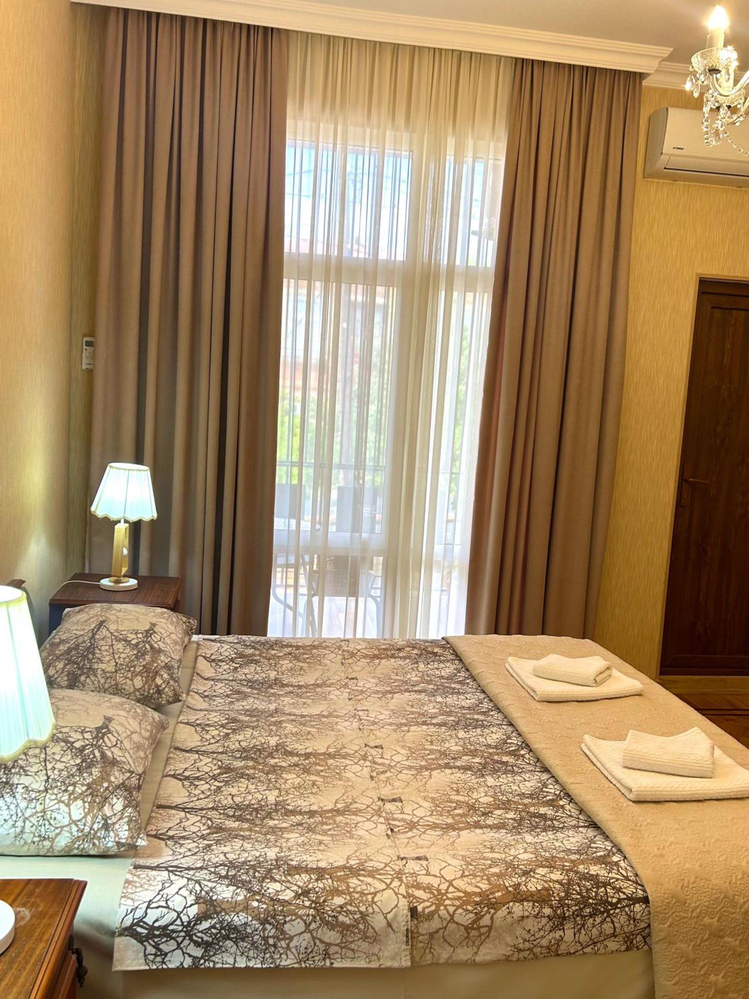 Gold Guest House クタイシ エクステリア 写真
